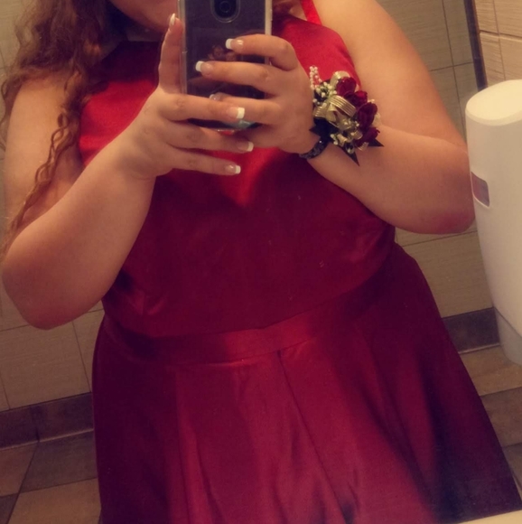 Red Velvet Homecoming/Prom Dress - Picture 2 of 4